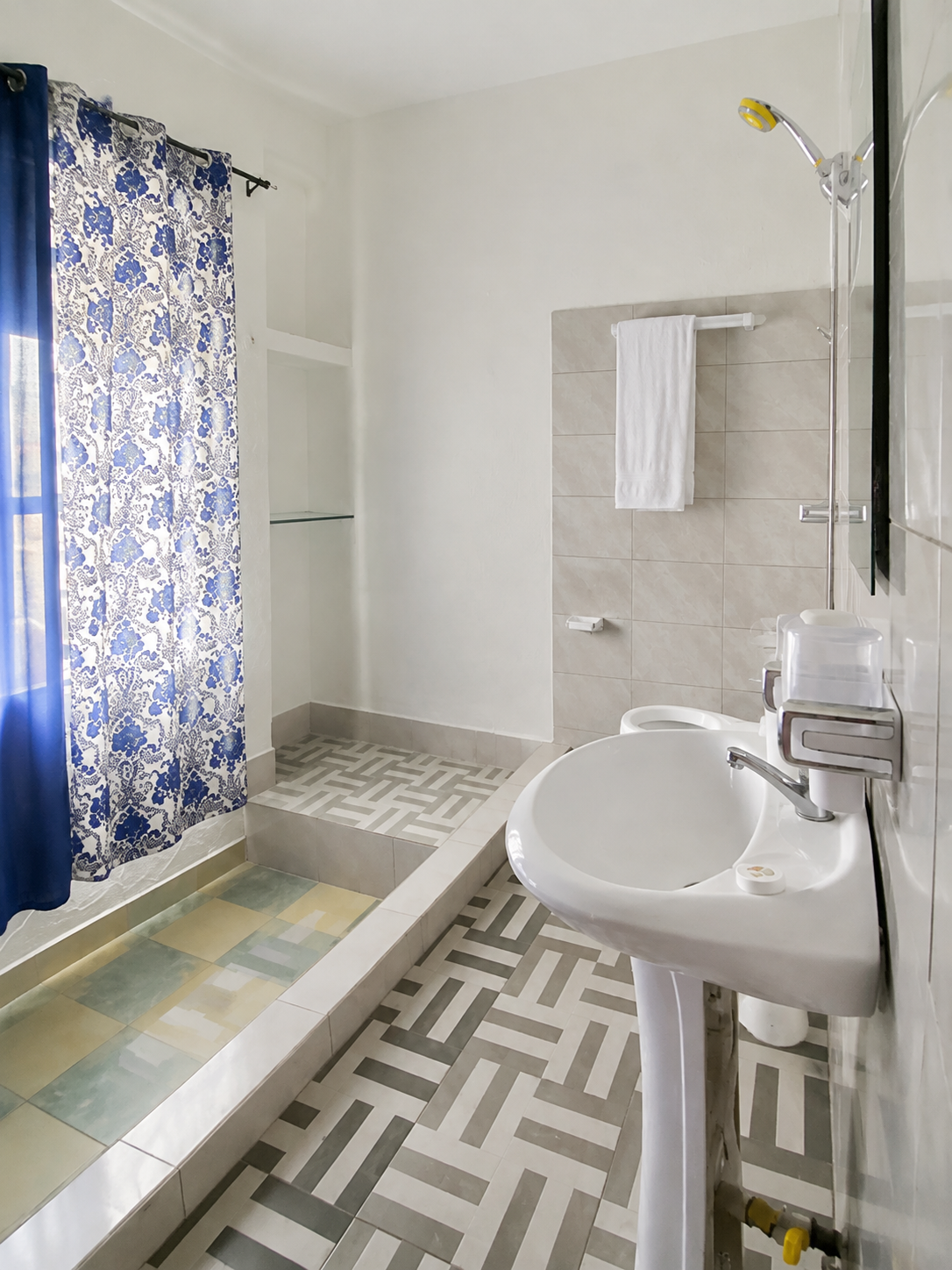 Chambre confortable de La Résidence 244 à Cacaveli